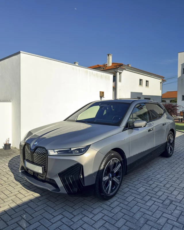 Tratamento exterior de um automóvel BMW