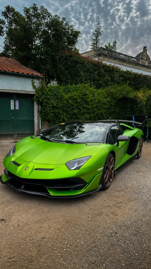 Resultado de lavagem num automóvel desportivo
